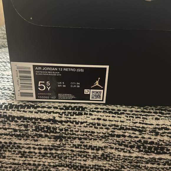 Air Jordan 12 Retro (GS) white/gym red/black size 5.5Y EUC with box - Picture 7 of 7